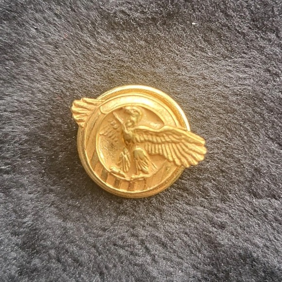 World‎ War II Honorable Service Lapel Button "ruptured duck" pin vintage - Picture 1 of 6